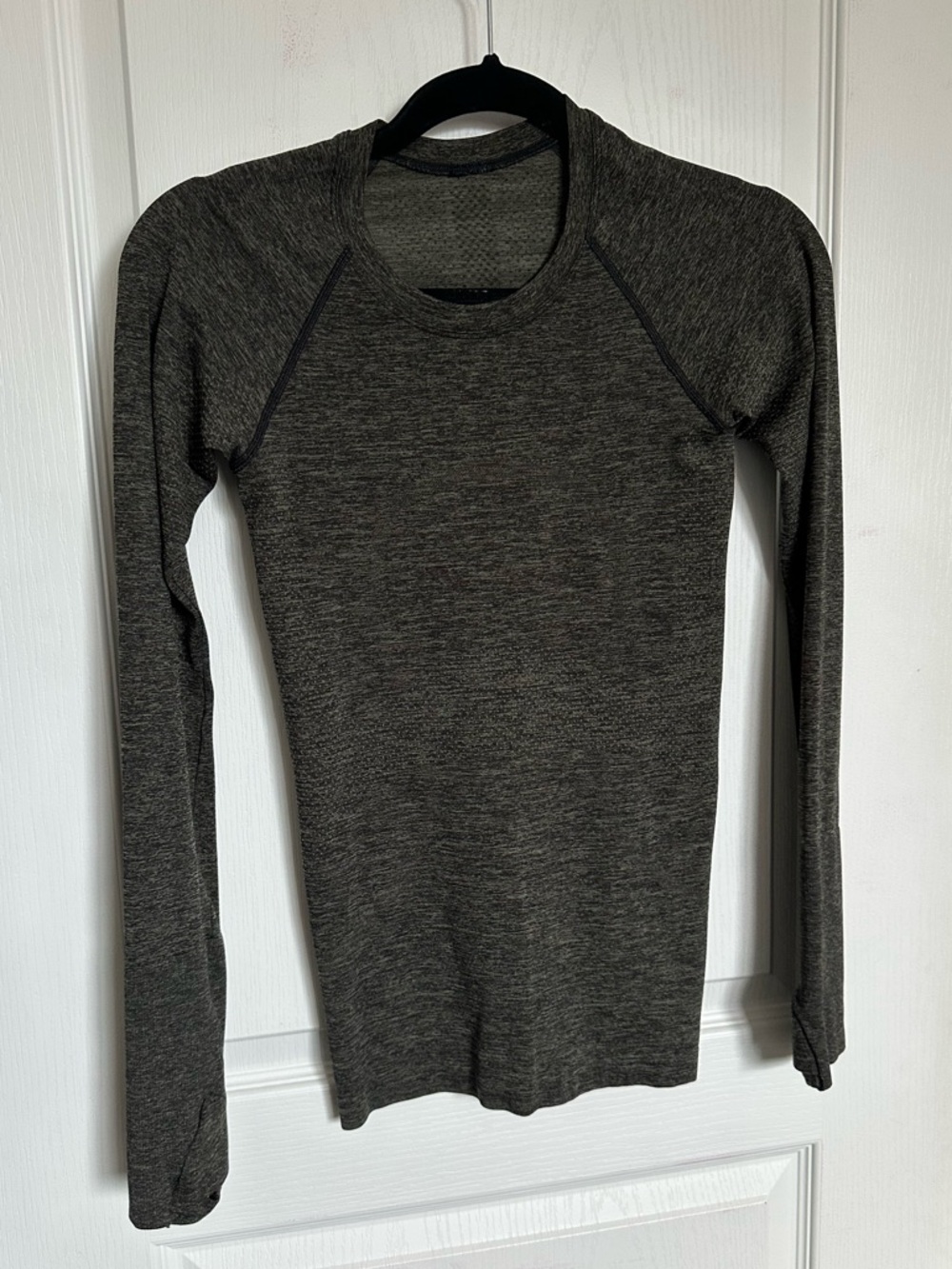 Lululemon Swiftly Long Sleeve Size 2 in Army Green